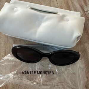 Gentle Monster Black Oval Eyewear